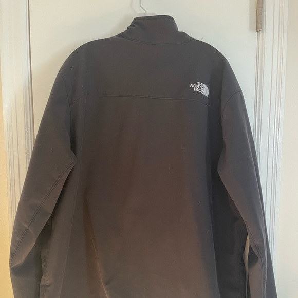 Men’s black NorthFace soft shell jacket size XXL high collar zipper detailing - Picture 3 of 6